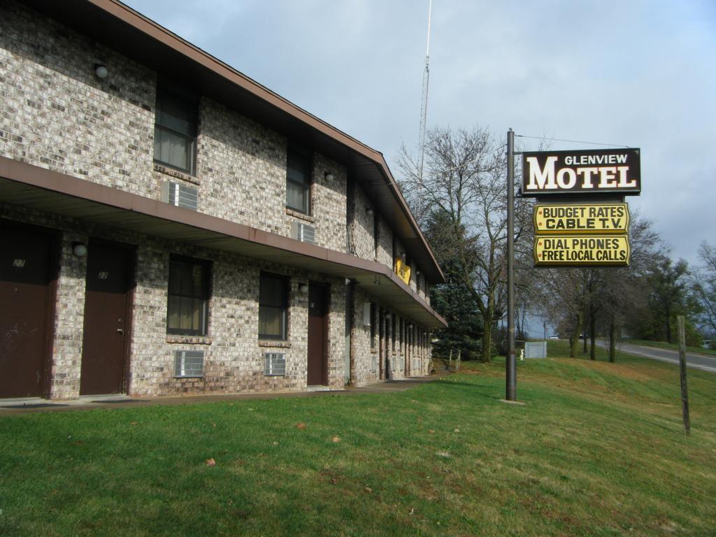 Glenview Motel Dubuque Extérieur photo